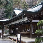 japanshrine 150x150 Customs and Etiquette for Visiting Japanese Temples and Shrines