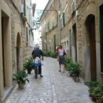 palma street 150x150 Vacation for Less in Majorca   Affordable Spanish Island Getaway